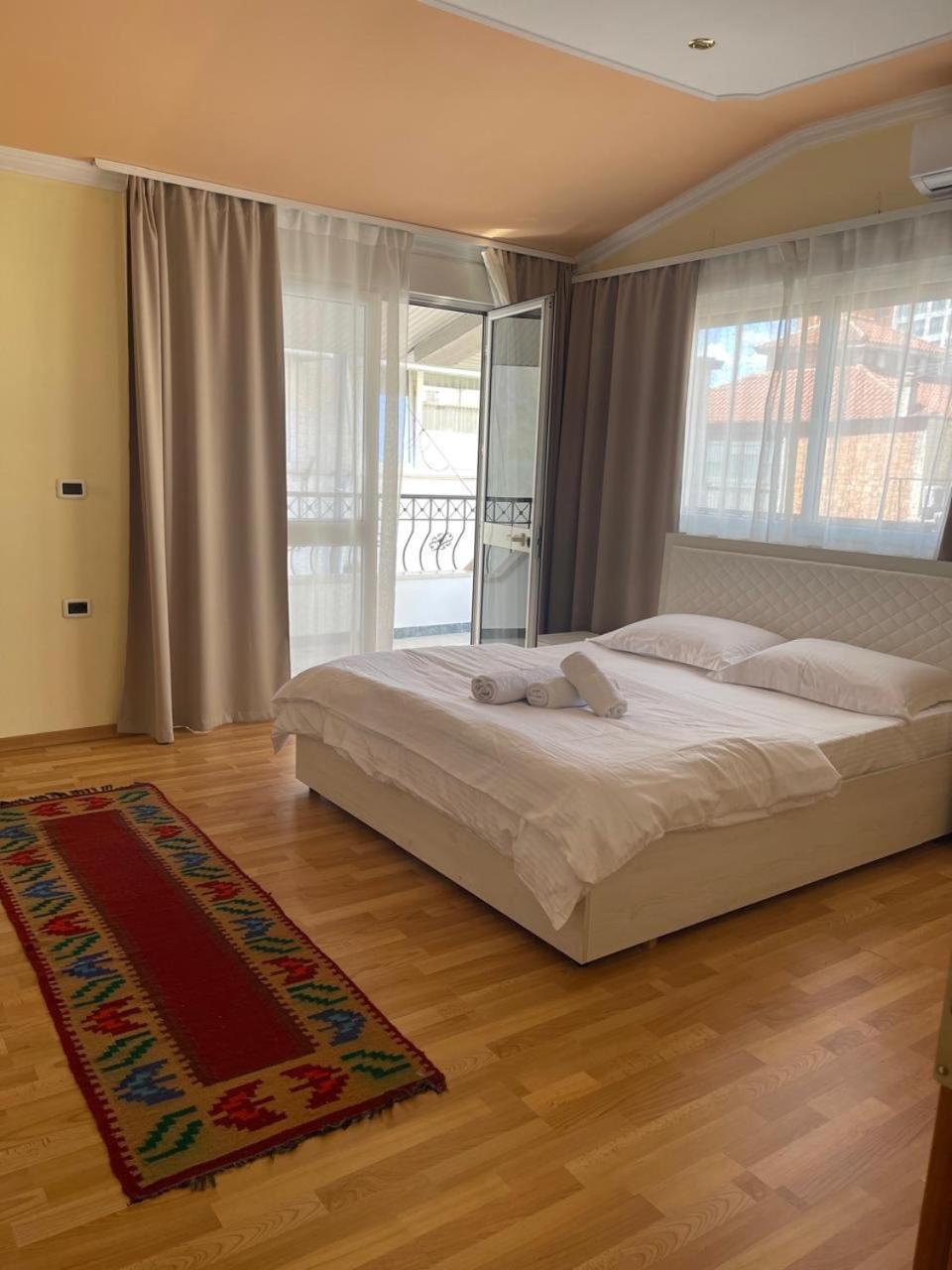 טיראנה Mandarine Hostel מראה חיצוני תמונה