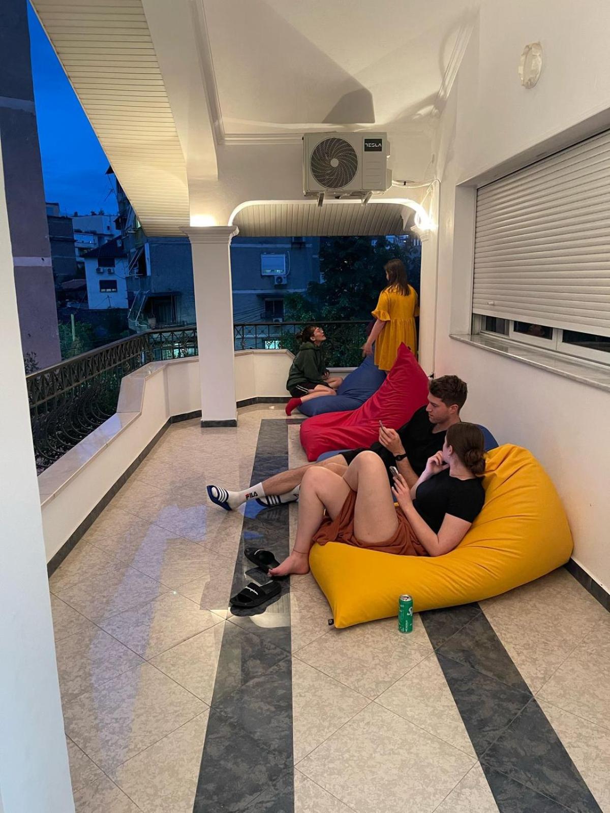 טיראנה Mandarine Hostel מראה חיצוני תמונה
