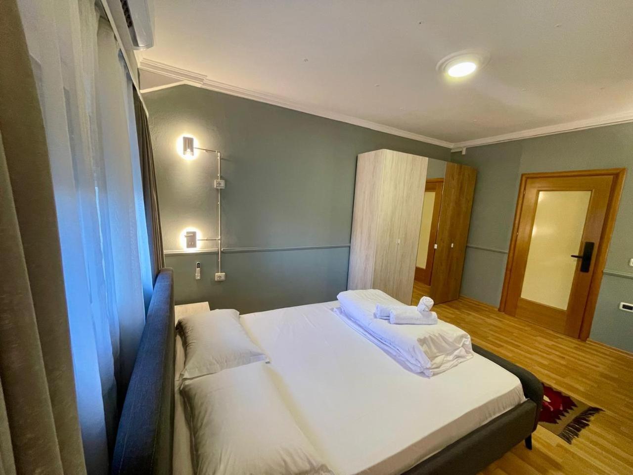 טיראנה Mandarine Hostel מראה חיצוני תמונה