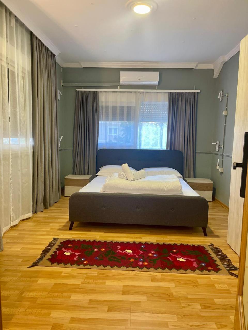 טיראנה Mandarine Hostel מראה חיצוני תמונה