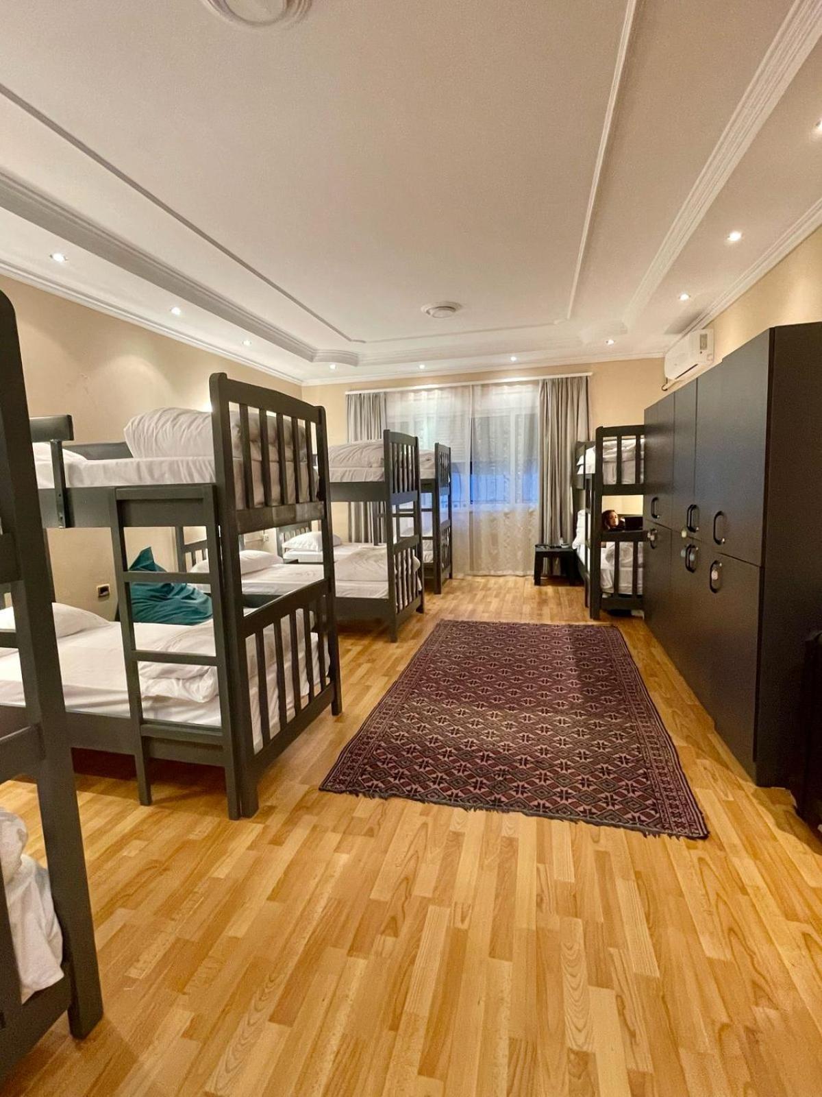טיראנה Mandarine Hostel מראה חיצוני תמונה